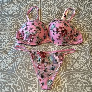 NWT Victoria’s Secret DreamAngels Push Up Bra with matching thong panties